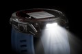 Quatix 7 Pro - latarka LED